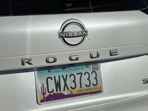 Used 2024 Nissan Rogue SV FWD image 7