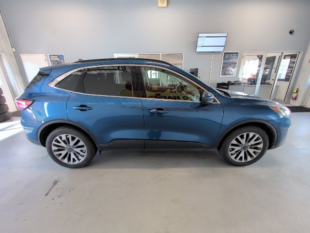 Certified 2022 Ford Escape Titanium AWD/4WD image 6