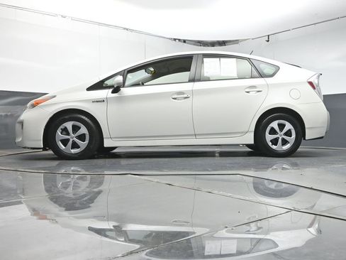 Used 2014 Toyota Prius Two FWD image 32