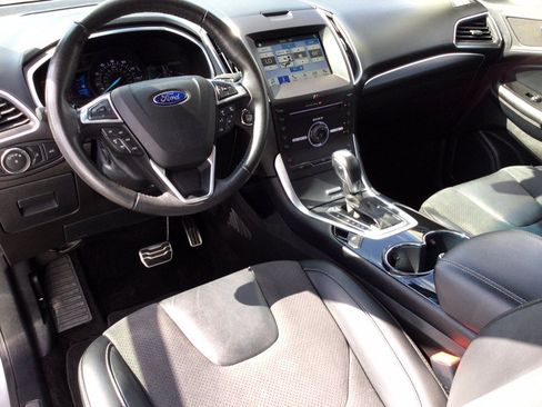 Used 2016 Ford Edge Sport w/ Technology Package AWD/4WD image 18