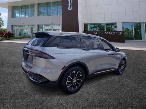 Certified 2025 Lincoln Nautilus Premier image 7