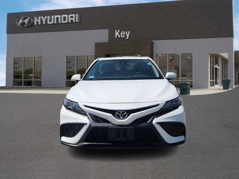 Used 2021 Toyota Camry SE w/ Cold Weather Package AWD/4WD image 8
