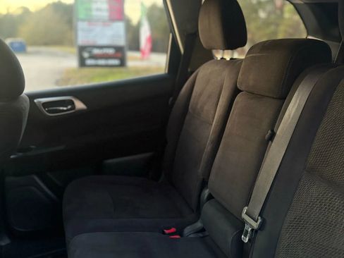 Used 2013 Nissan Pathfinder SV image 25