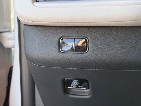 New 2026 Lincoln Navigator L Premier AWD/4WD image 22