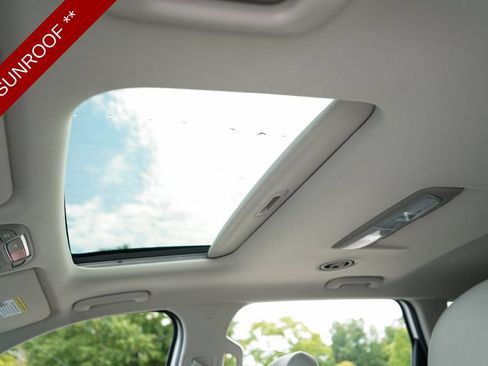 Used 2025 Kia Telluride S FWD image 12