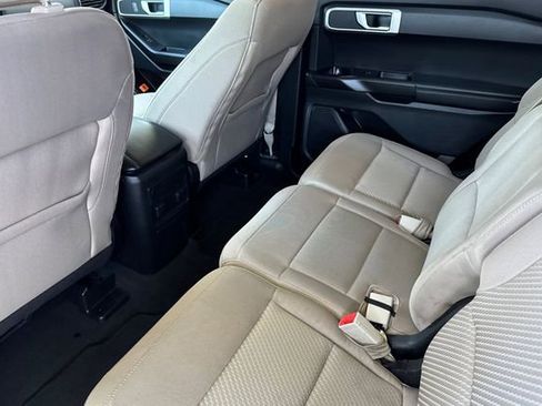 Used 2022 Ford Explorer 2WD image 13