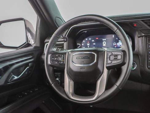 Used 2023 GMC Yukon Denali AWD/4WD image 13