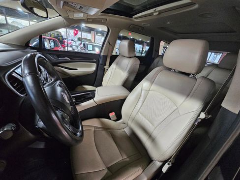 Used 2020 Buick Enclave Essence image 28