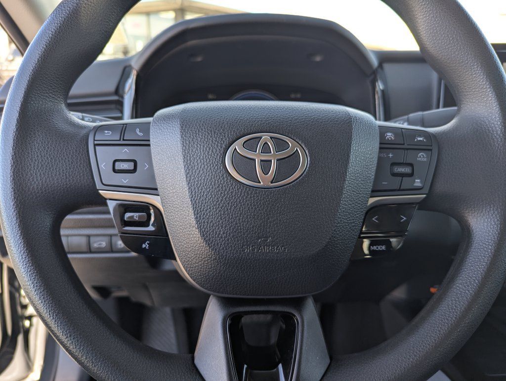Used 2025 Toyota Camry LE FWD image 19