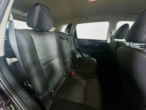 Used 2018 Nissan Rogue S image 25