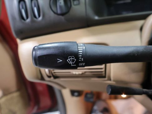 Used 1996 Lincoln Mark VIII RWD image 24