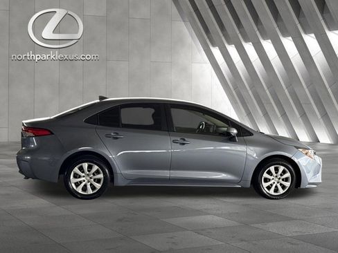 Used 2020 Toyota Corolla LE FWD image 5