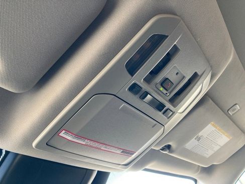 Used 2024 Toyota Highlander Platinum image 26