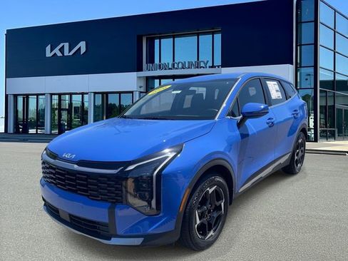 Certified 2026 Kia Sportage EX FWD image 3