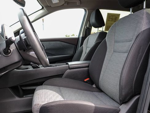 Used 2023 Nissan Rogue SV FWD image 18