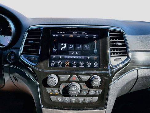 Used 2019 Jeep Grand Cherokee Limited AWD/4WD image 27