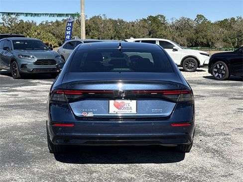 Used 2024 Honda Accord Touring image 8
