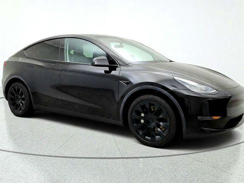 Used 2023 Tesla Model Y Long Range AWD/4WD image 3