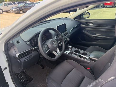 Used 2020 Nissan Altima 2.5 S image 9