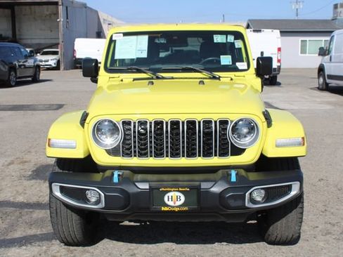 Used 2024 Jeep Wrangler Unlimited Sahara AWD/4WD image 2