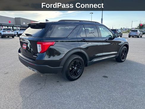 Used 2024 Ford Explorer XLT w/ Equipment Group 202A AWD/4WD image 6