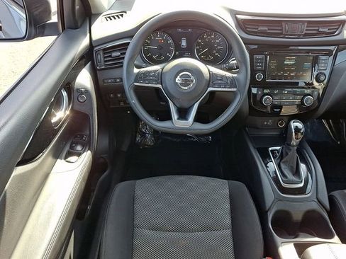 Used 2020 Nissan Rogue Sport SV image 11