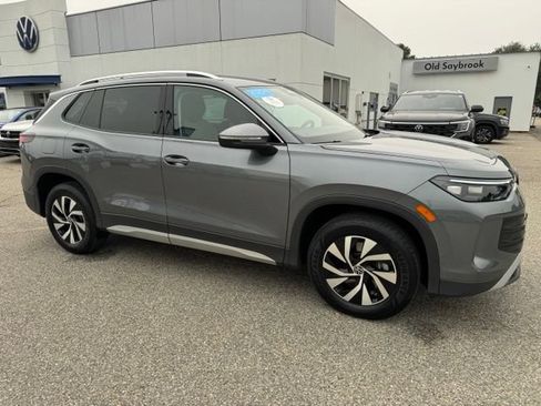 Certified 2025 Volkswagen Tiguan S AWD/4WD image 3