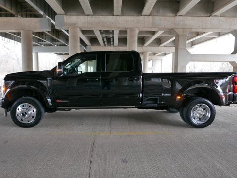 Used 2026 Ford F450 Platinum w/ FX4 Off-Road Package image 38