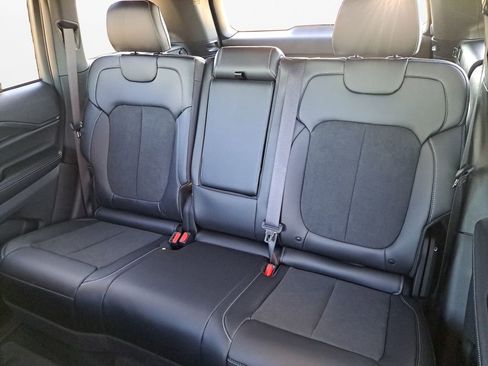 New 2025 Jeep Grand Cherokee Altitude image 22