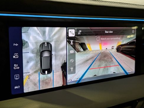 New 2026 Porsche Macan 4S Electric image 39