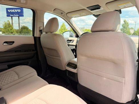 Used 2022 Nissan Pathfinder SV w/ Cargo Package AWD/4WD image 24