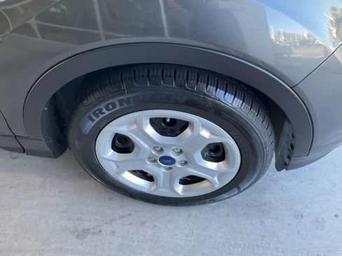 Used 2017 Ford Escape S image 26