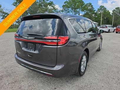 Used 2023 Chrysler Pacifica Touring-L