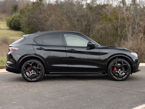 Used 2024 Alfa Romeo Stelvio Veloce image 10