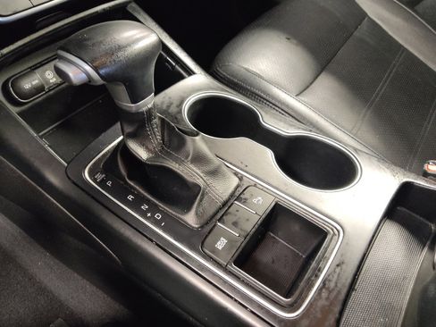 Used 2020 Kia Sorento S FWD image 26