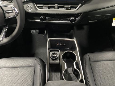 New 2026 Chevrolet Equinox LT w/ Convenience Package II image 11