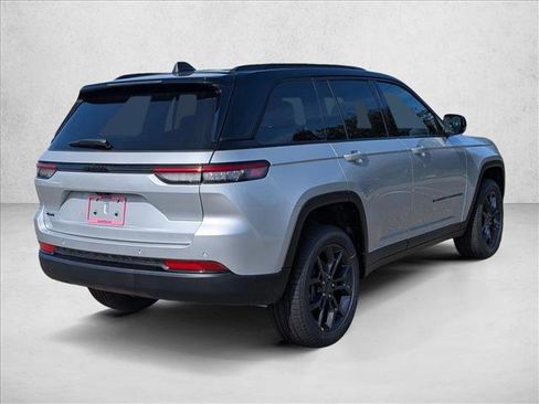 New 2025 Jeep Grand Cherokee Limited AWD/4WD image 2