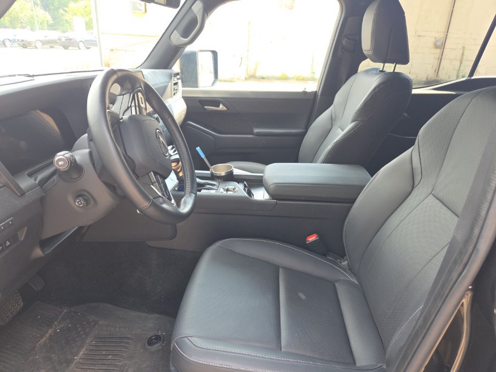 Used 2024 Lexus GX 550 w/ Accessory Package (2T) AWD/4WD image 27