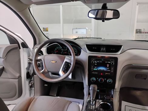 Used 2017 Chevrolet Traverse LT FWD image 68