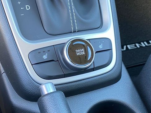 New 2026 Hyundai Venue SEL FWD image 18