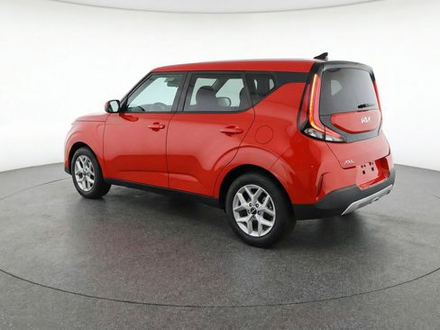 Used 2025 Kia Soul LX w/ LX Technology Package FWD image 6