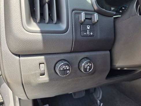 Used 2022 Chevrolet Colorado ZR2 w/ ZR2 Dusk Special Edition AWD/4WD image 22