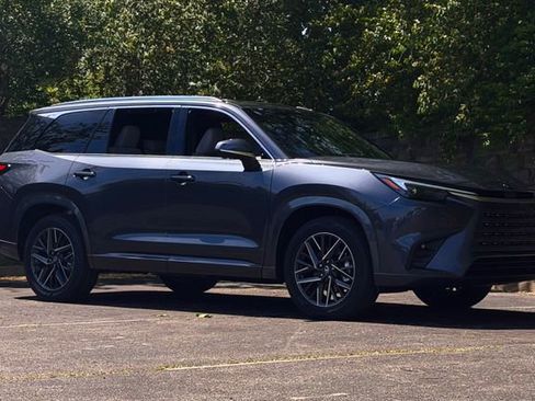 New 2026 Lexus TX 350 AWD image 2