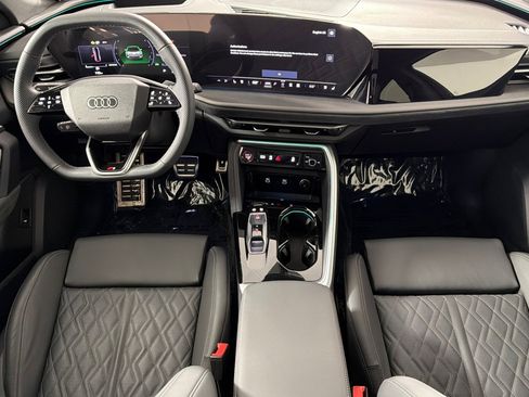 Used 2025 Audi SQ5 Premium Plus w/ Premium Plus Package image 12