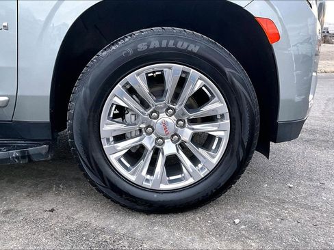 Used 2024 GMC Yukon XL Denali image 9