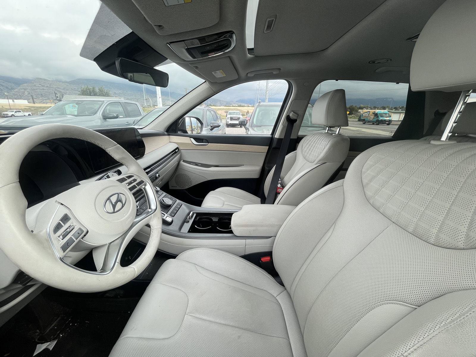 Used 2024 Hyundai Palisade Limited AWD/4WD image 7