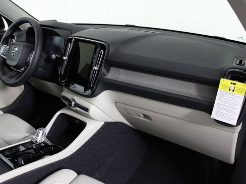 New 2026 Volvo XC40 B5 Plus w/ Protection Package Premier AWD/4WD image 9