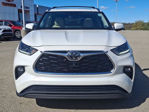 Used 2021 Toyota Highlander Limited image 2