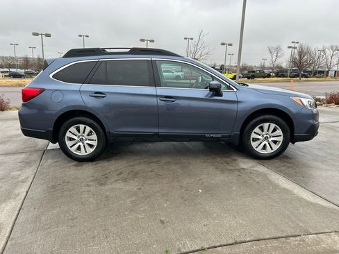 Used 2016 Subaru Outback 2.5i Premium image 8