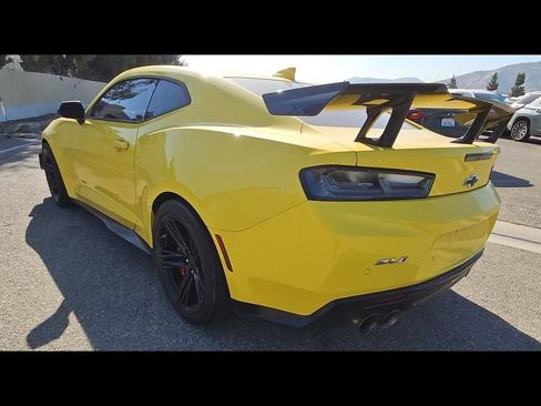 Used 2018 Chevrolet Camaro ZL1 RWD image 7